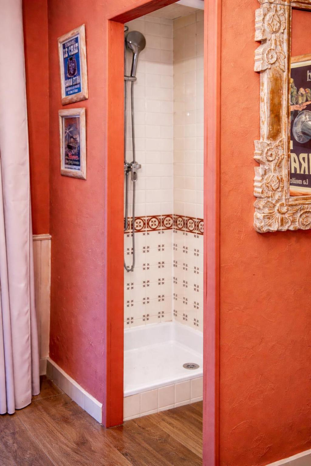 Double Room with Shared Toilet